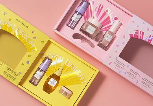 Drawer style cosmetic gift box with insert and clear window